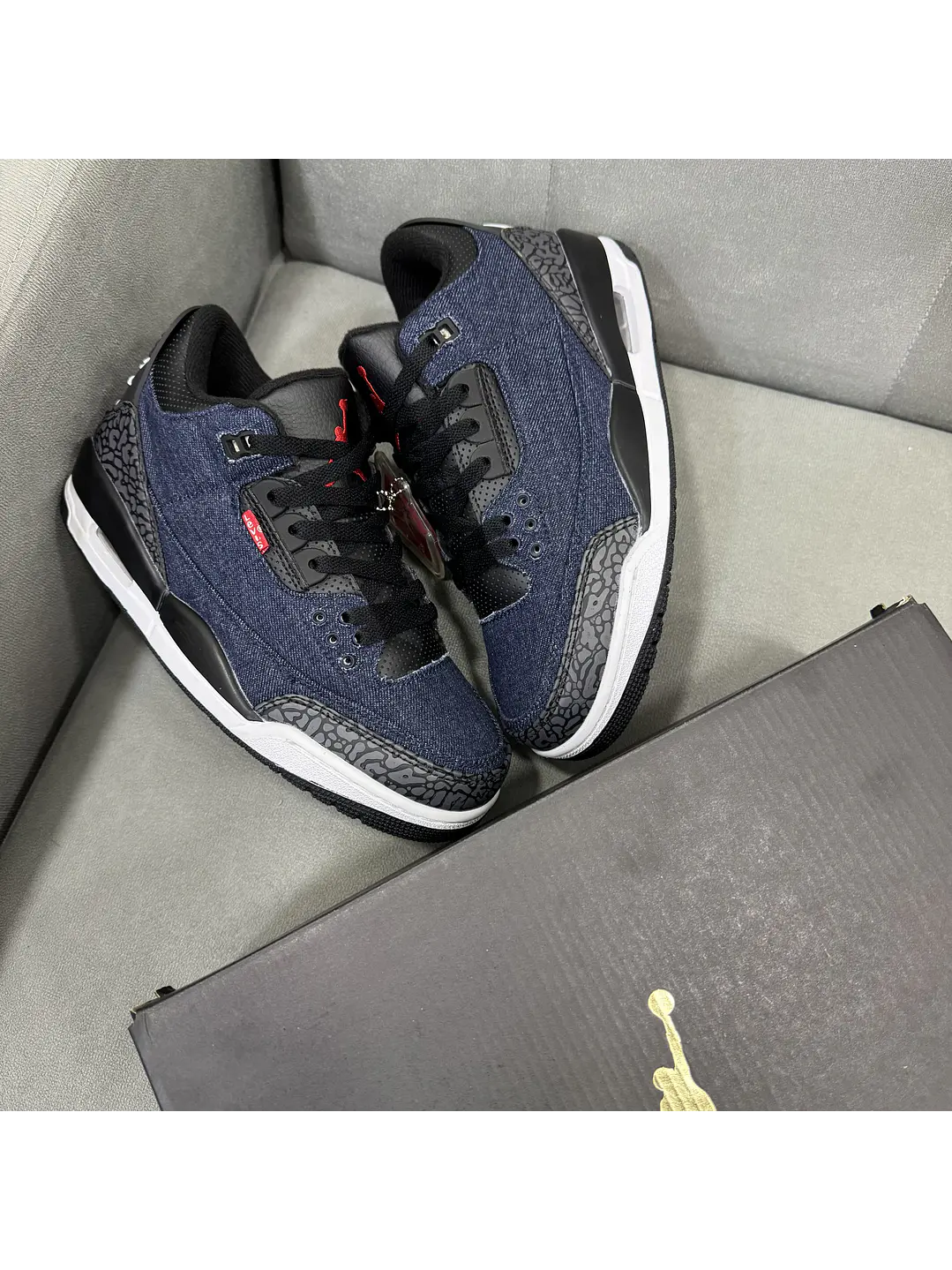 Jordan Retro 3 X Levis Blue  4