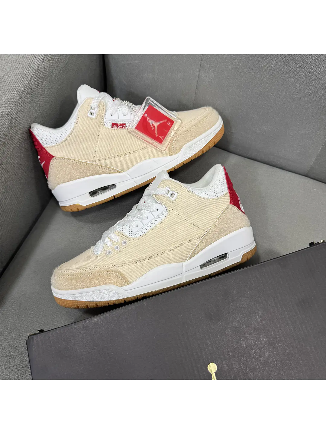 Jordan Retro 3 X Levis Beige 1