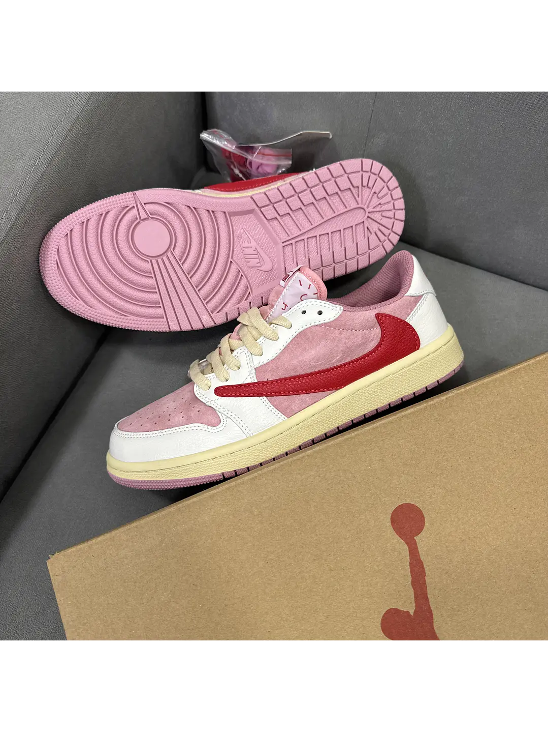 Jordan Retro 1 Low Travis Sail Tropical  2
