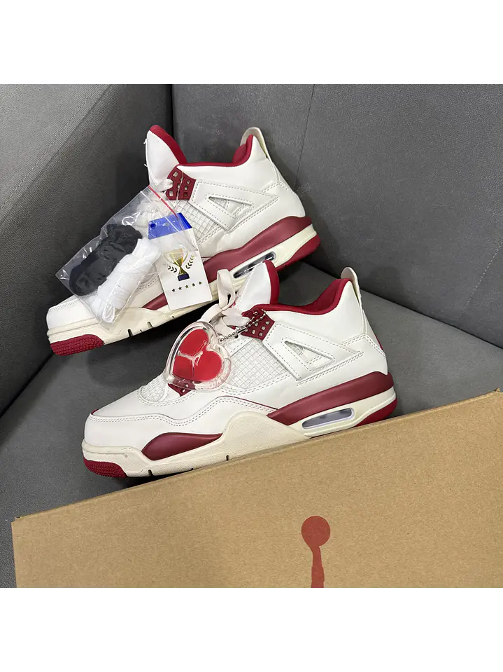 Jordan Retro 4 SAN VALENTIN  2