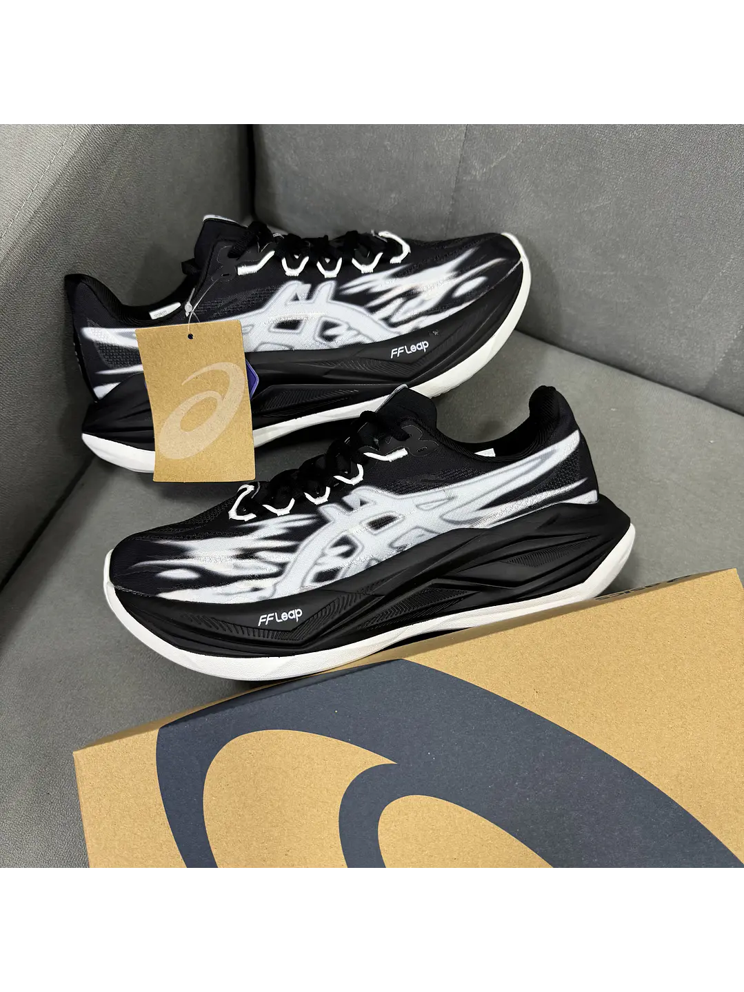 Asics Superblast 3 Negra Blanca 4
