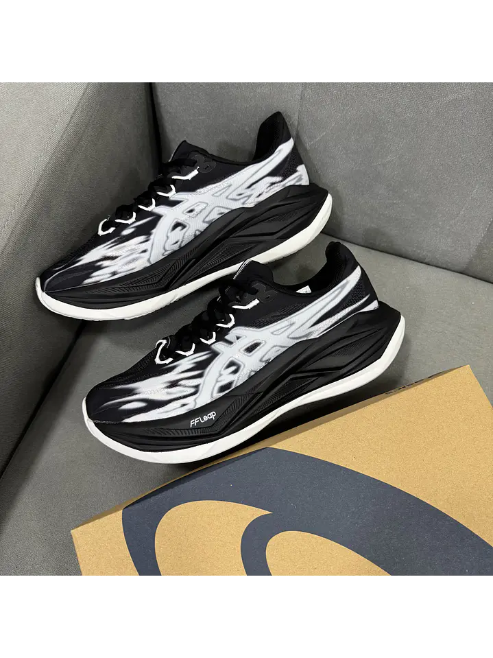 Asics Superblast 3 Negra Blanca 1