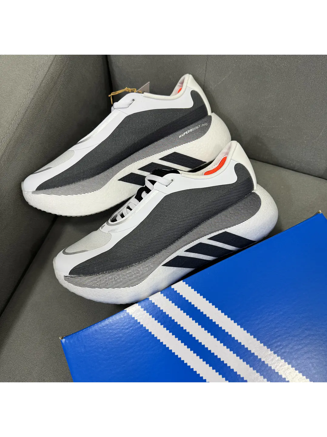Adidas HyperBoost Edge Blanca Negra  3
