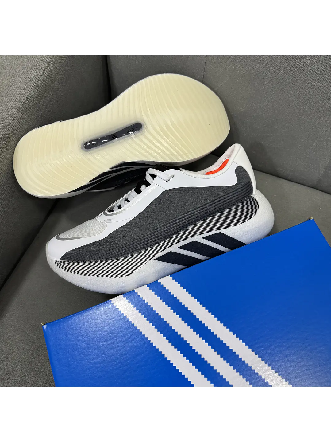 Adidas HyperBoost Edge Blanca Negra  2