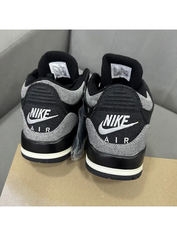Jordan Retro 3 Levis Black  4