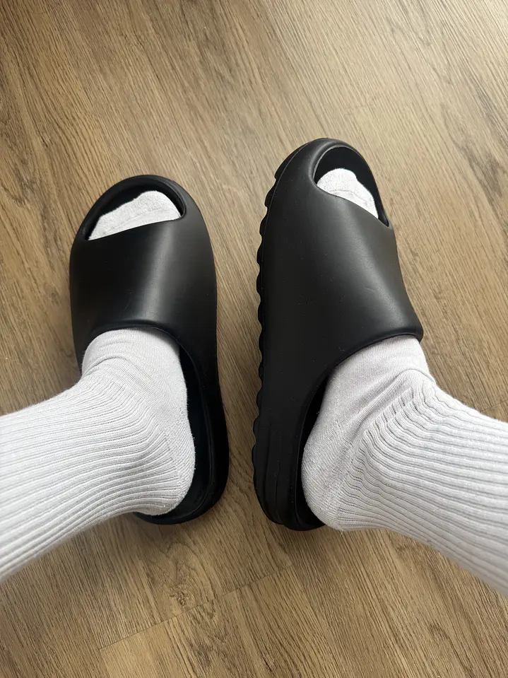 Adidas Yeezy Slide Black  4