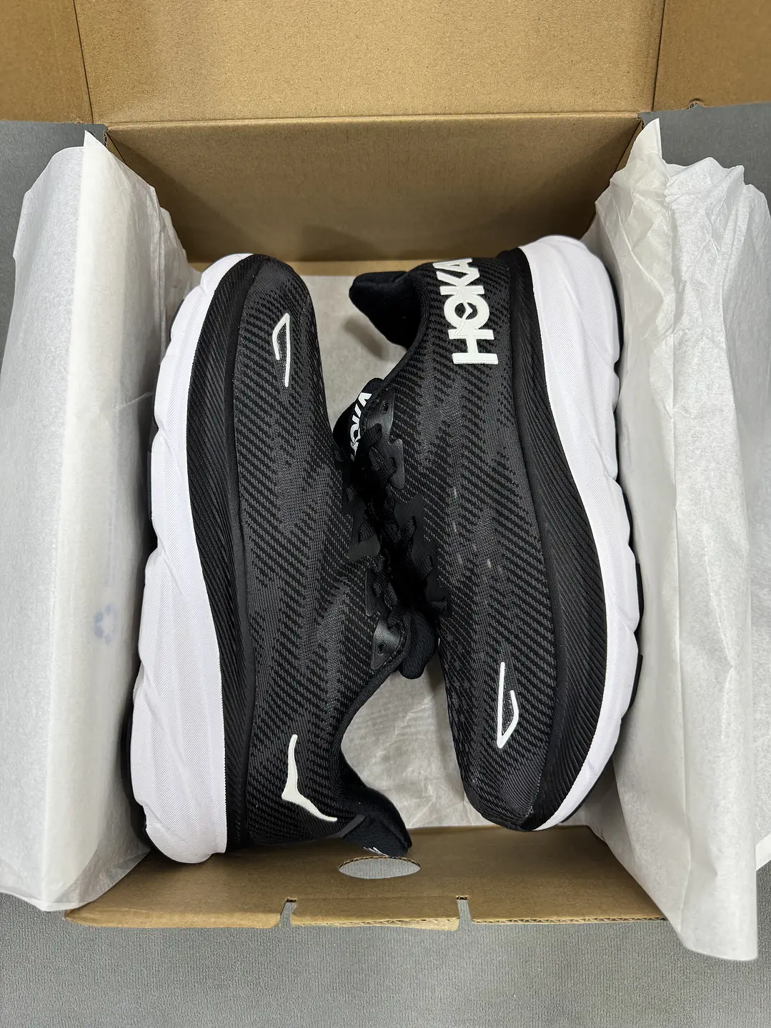 Hoka Clifton 9 Black  3