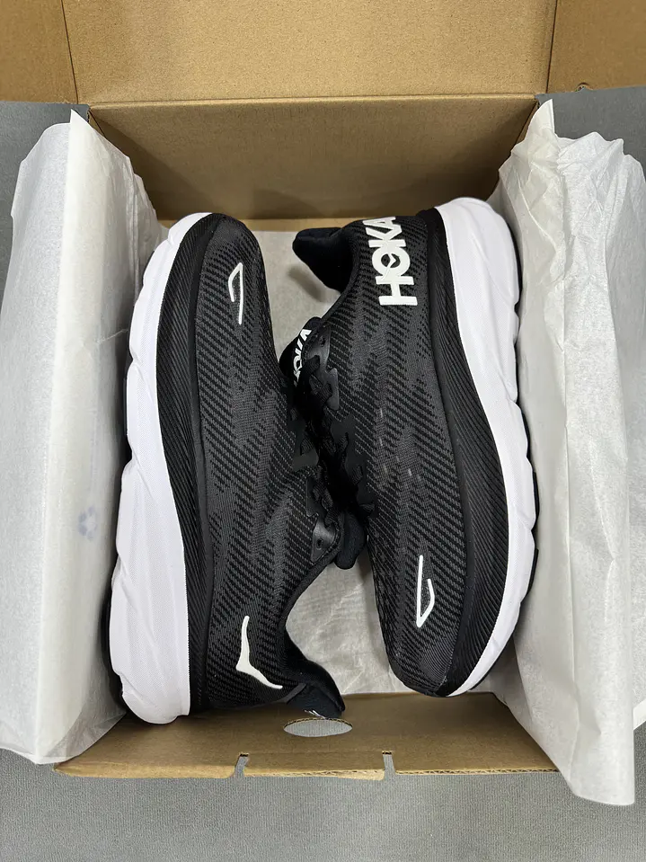 Hoka Clifton 9 Black  3
