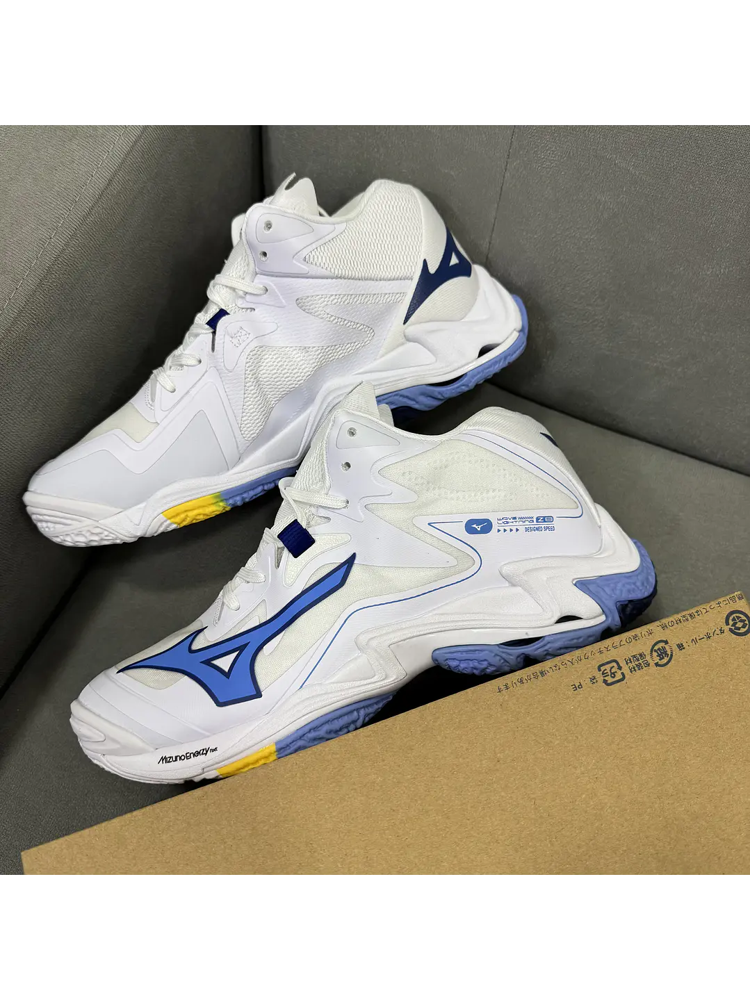 Mizuno Wave Z8 White Blue  2