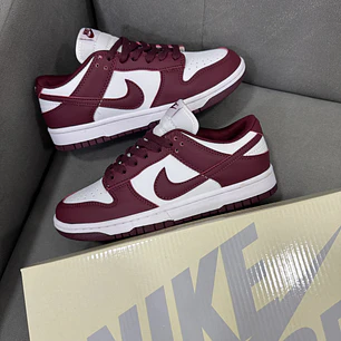 Nike Sb Dunk Low Burdeos