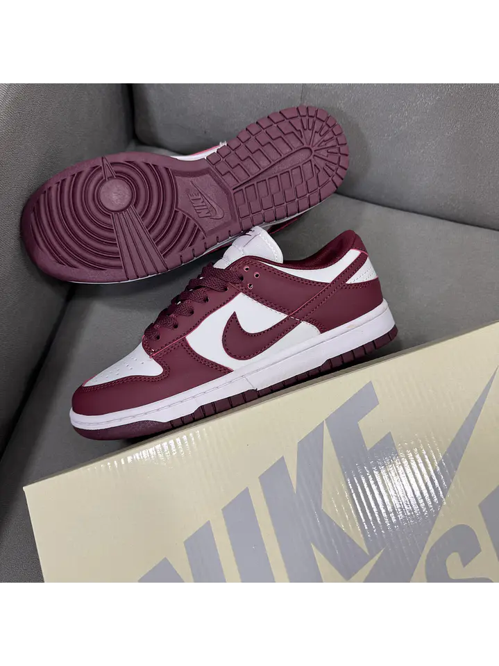 Nike Sb Dunk Low Burdeos 2