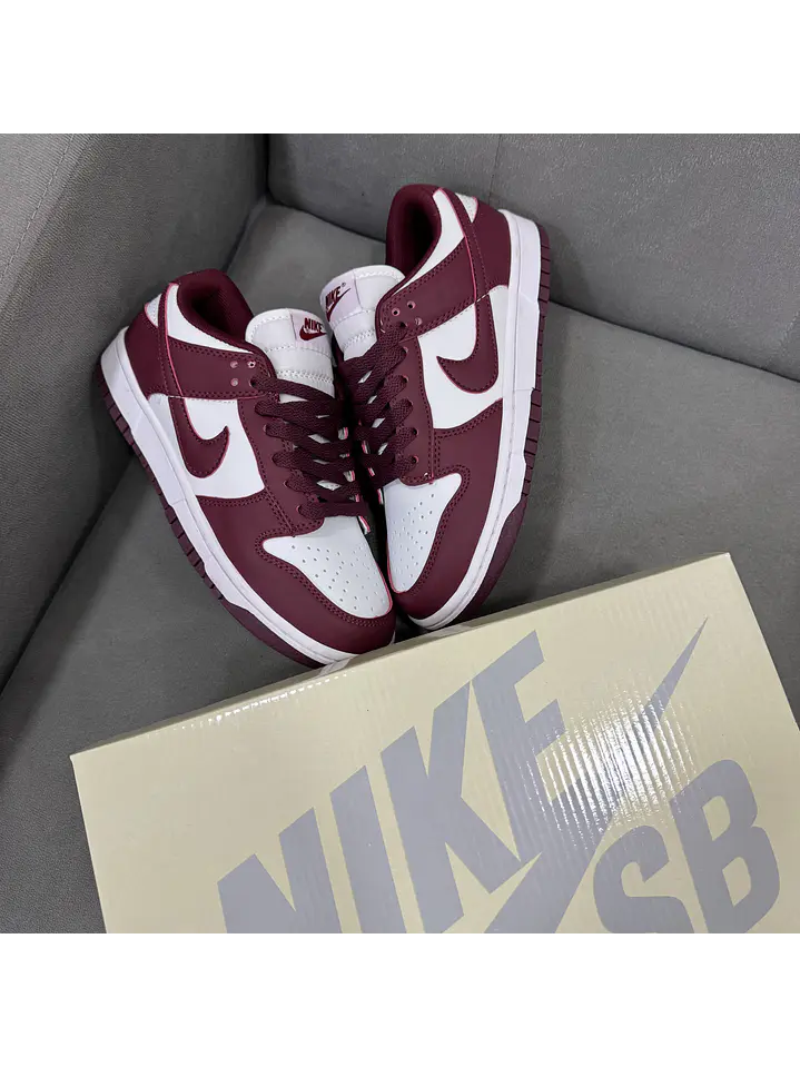 Nike Sb Dunk Low Burdeos 3