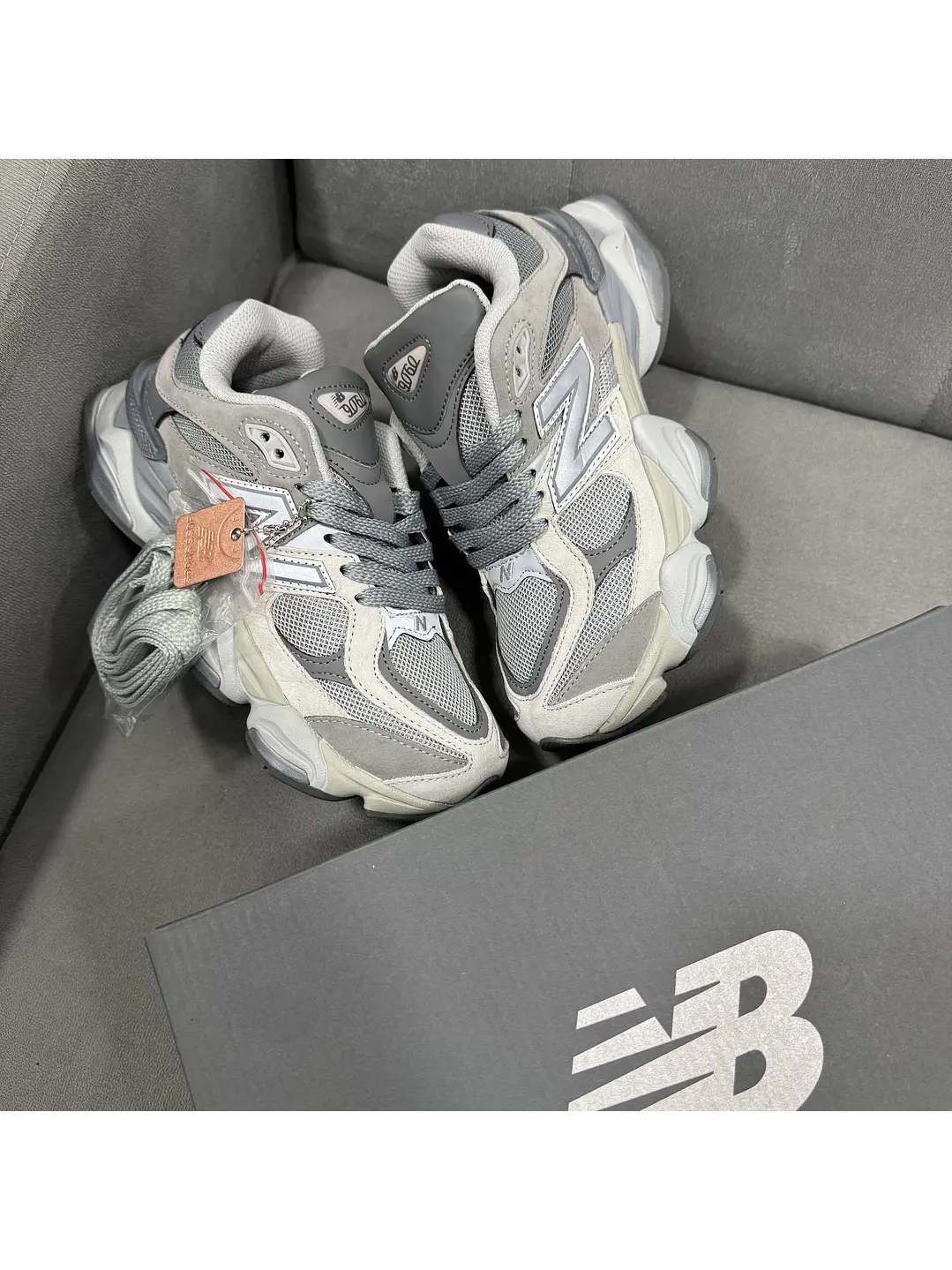 New Balance 9060 Gris Claro  4
