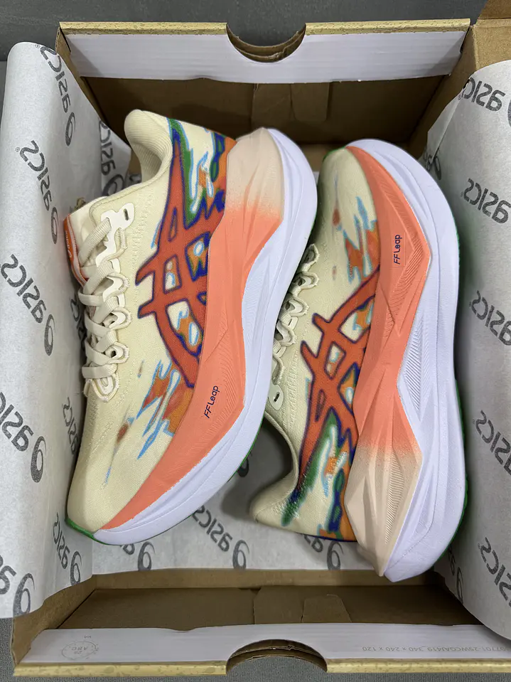 Asics Superblast 3 Beige  1