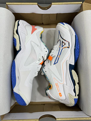 Mizuno Wave Lightning Z8 Low White 