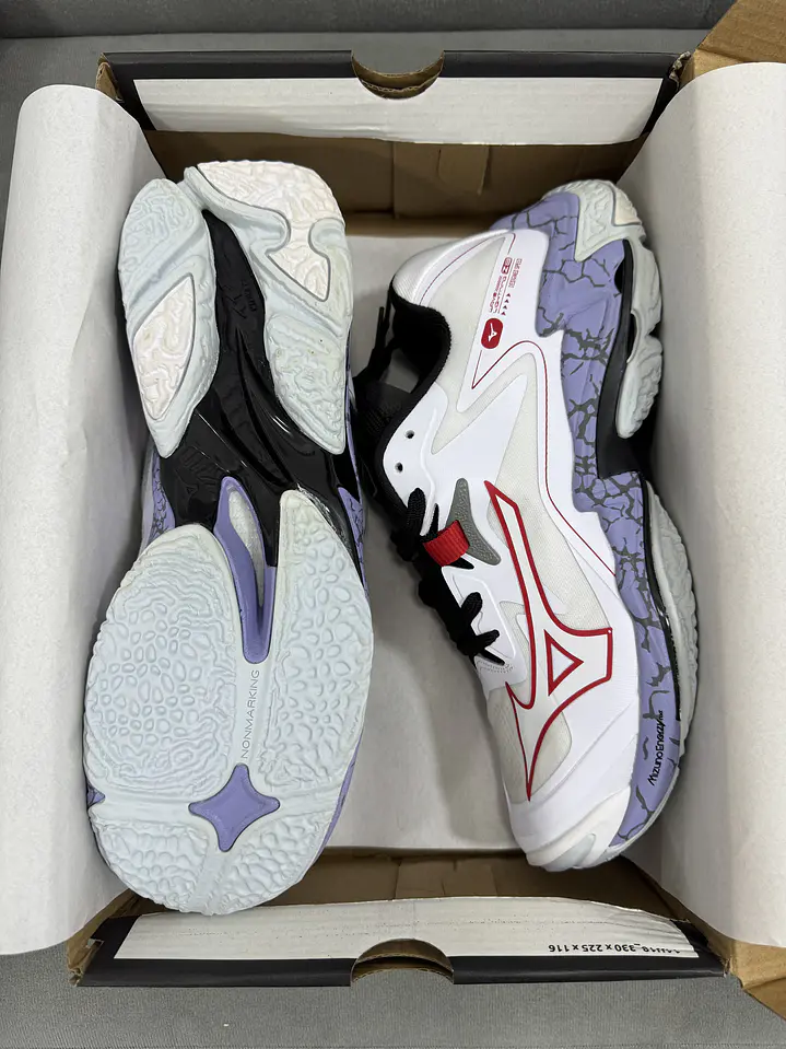 Mizuno Wave Lightning Z8 Low White Black 4