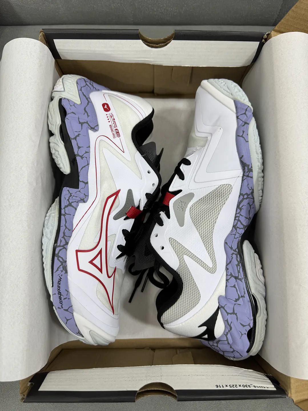 Mizuno Wave Lightning Z8 Low White Black 1