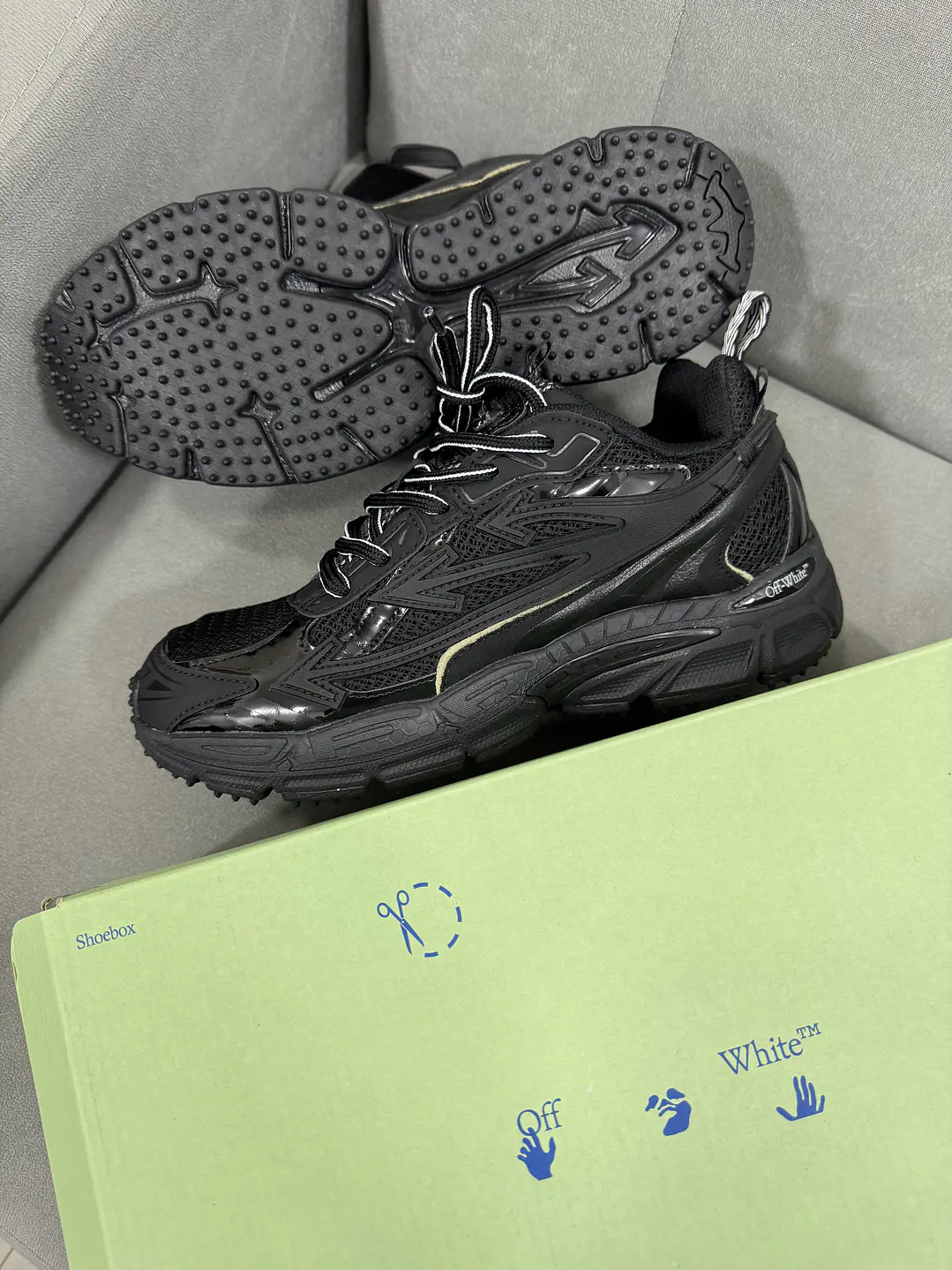 Off White Be Right Back Black  3