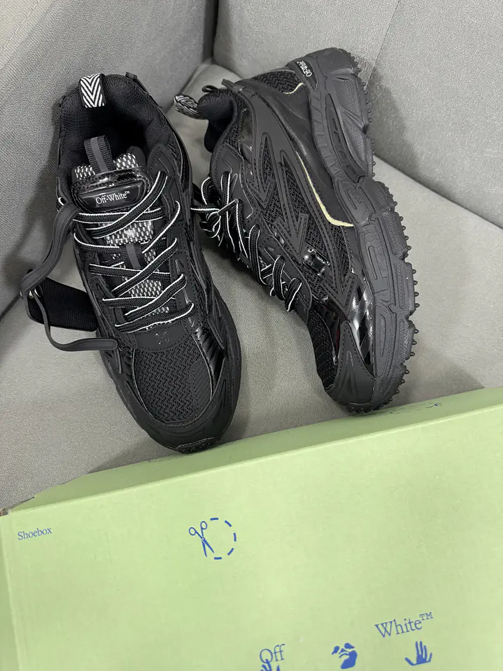 Off White Be Right Back Black  4