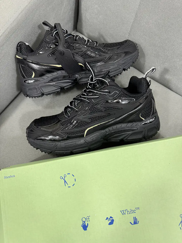 Off White Be Right Back Black  1