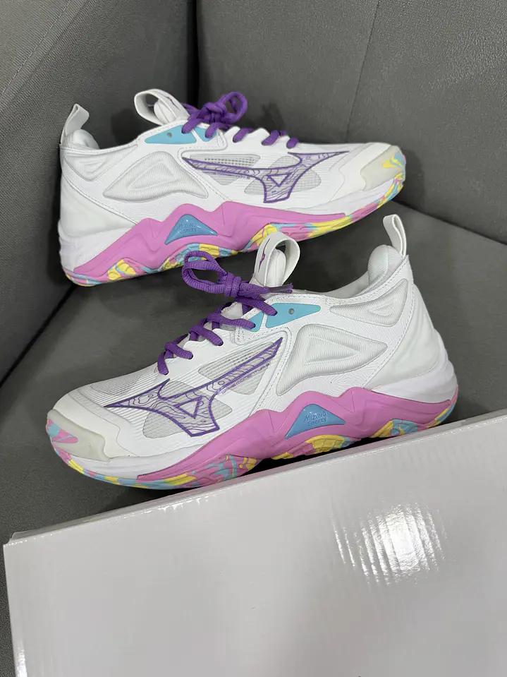 Mizuno Wave Momentum 3 White Colors  1