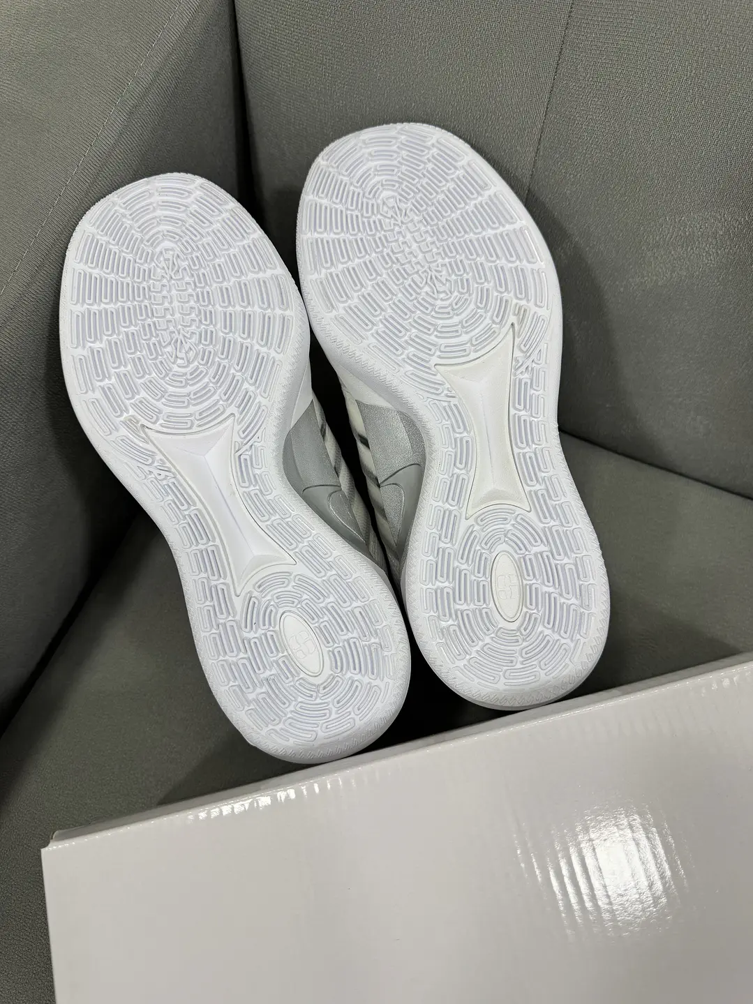 Nike Sabrina 3 White  4