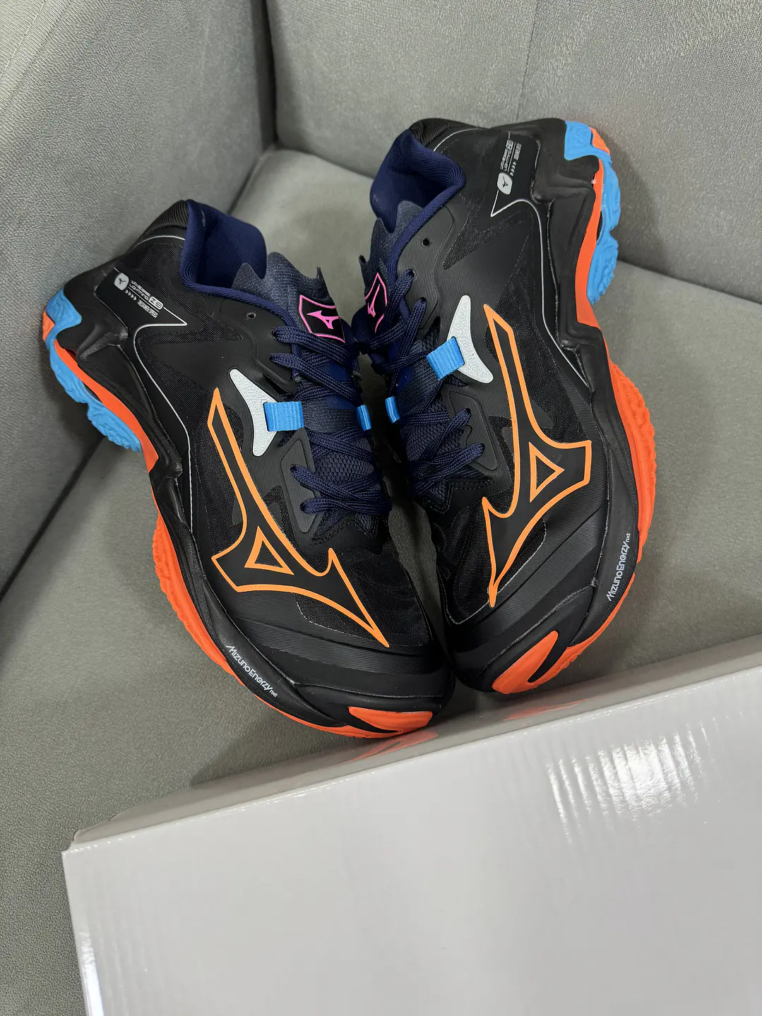 Mizuno Wave Z8 Low Black  4