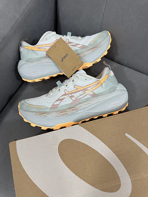 Asics Trabuco Max 4 Gris 