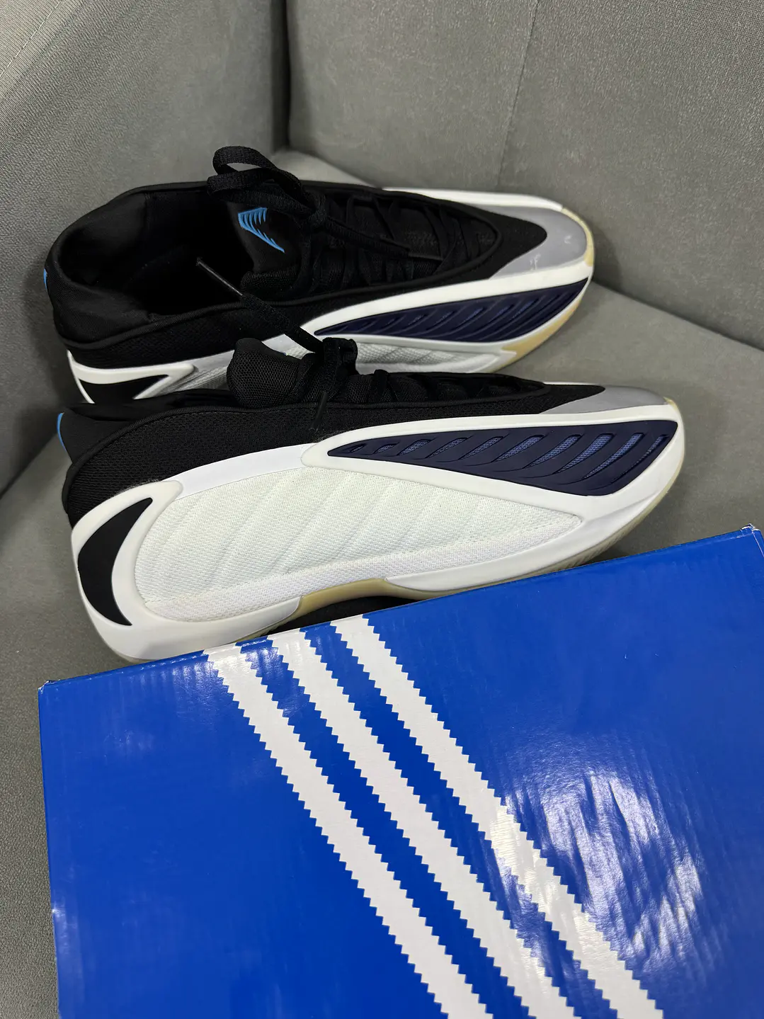Adidas Anthony Edwards 2 Blanco  3