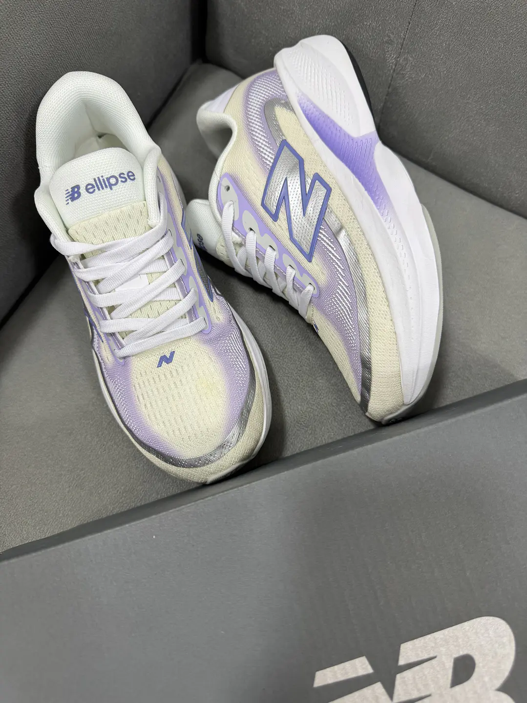 New Balance Ellipse V1 Blanco Lila 3