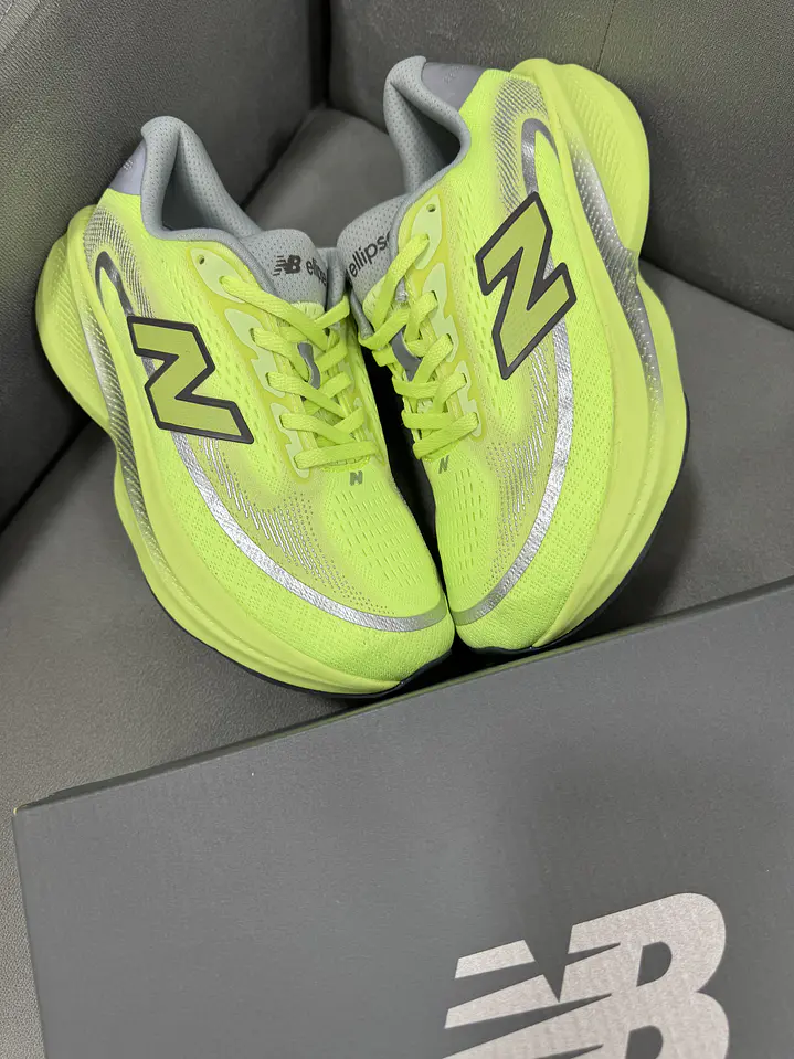New Balance Ellipse V1 Neón  4
