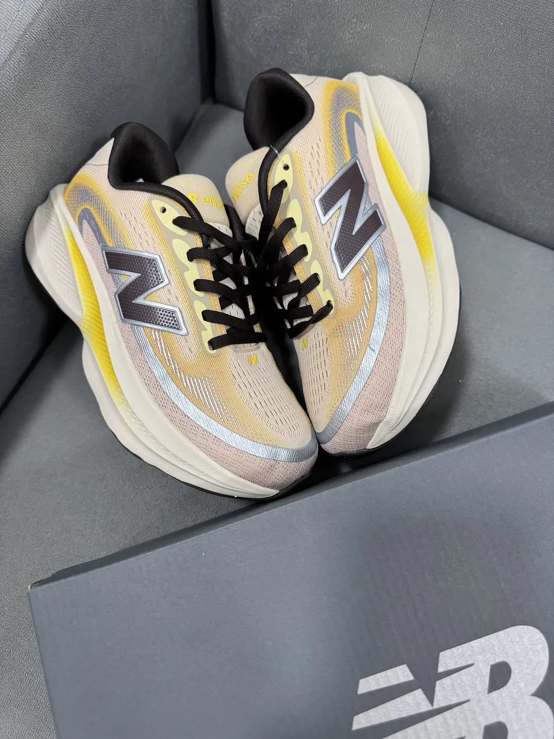 New Balance Ellipse V1 Amarillo  4