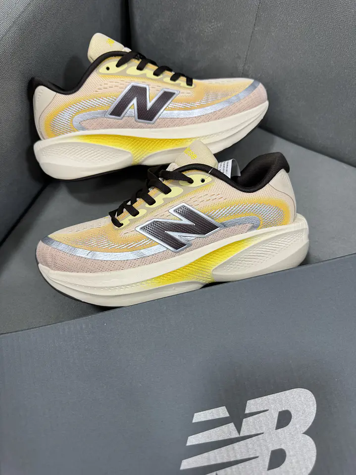 New Balance Ellipse V1 Amarillo  1