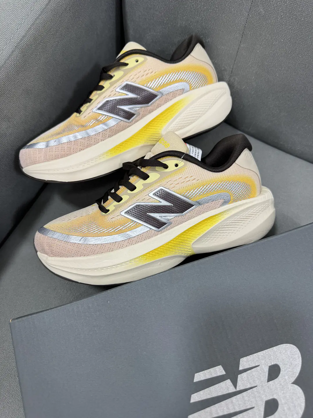 New Balance Ellipse V1 Amarillo  2