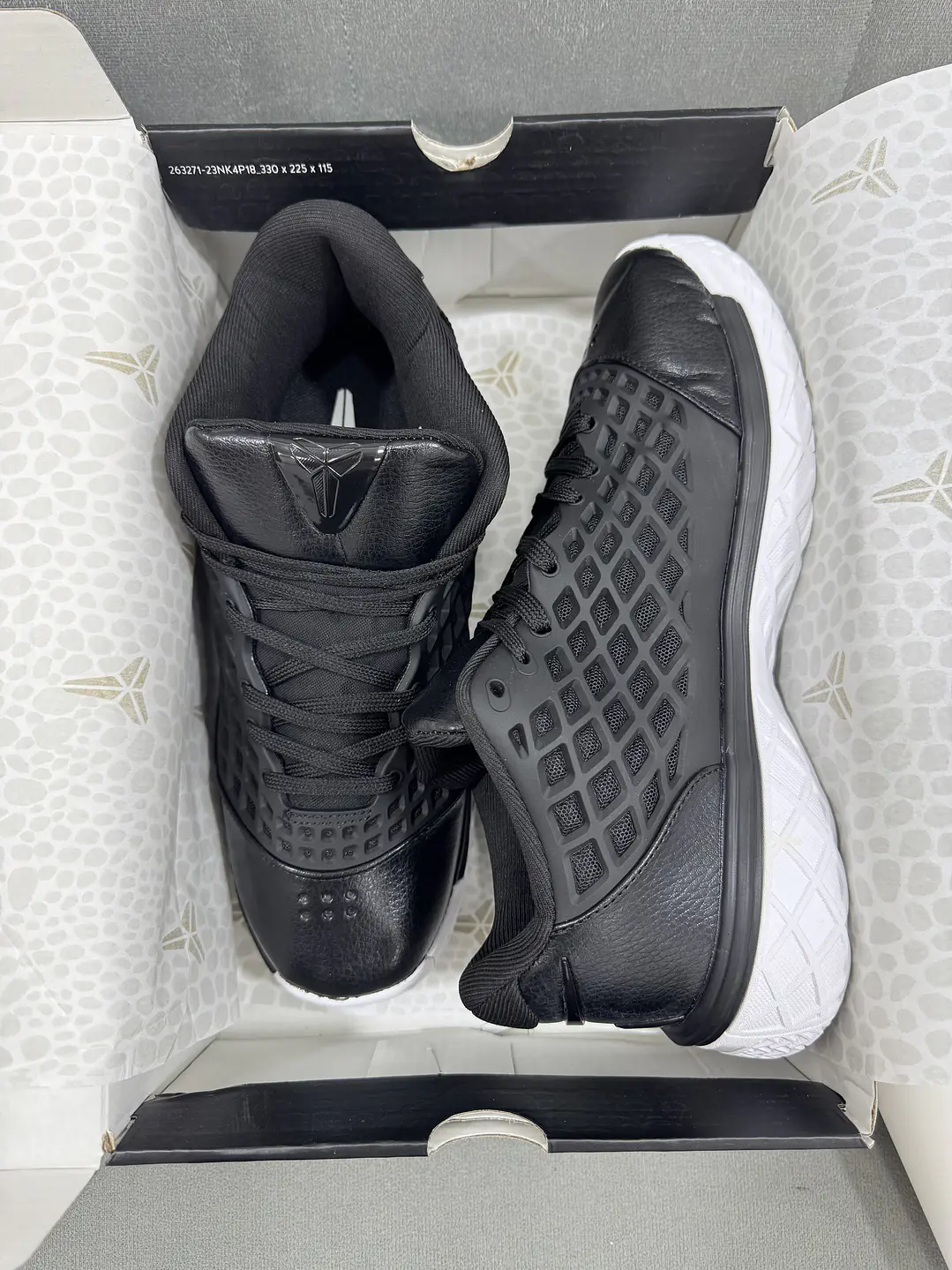 Nike Kobe 3 Black White  4
