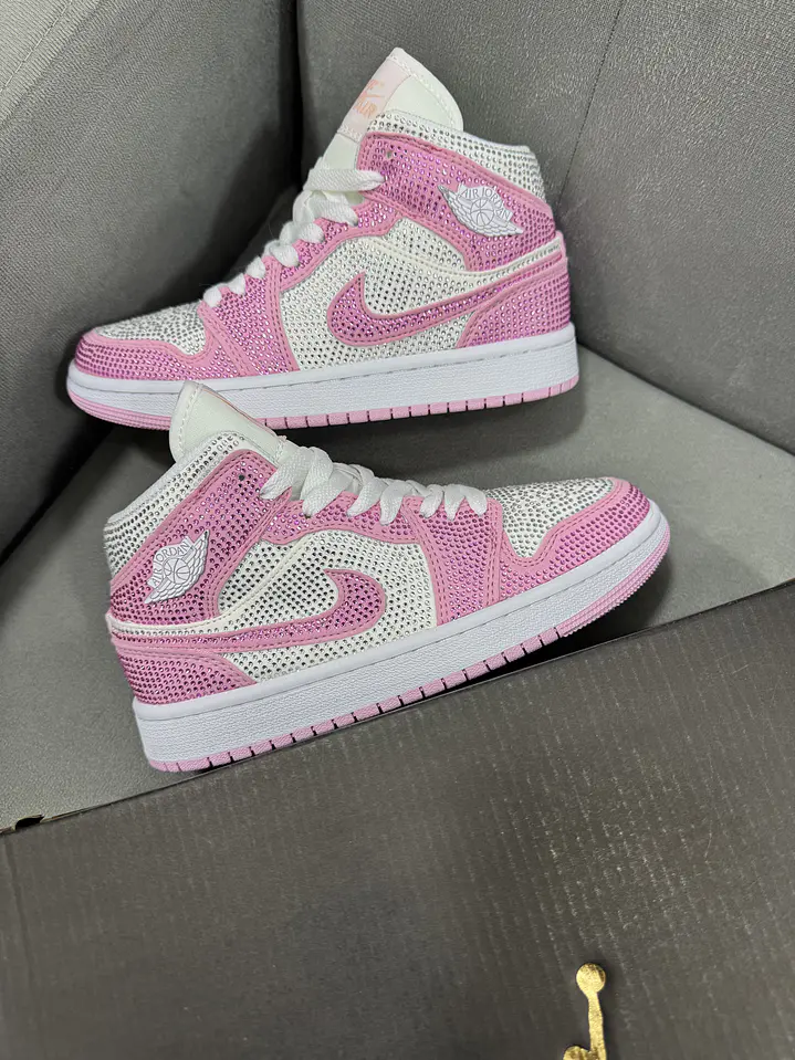 Jordan Retro 1 High Pink Swarovski  2