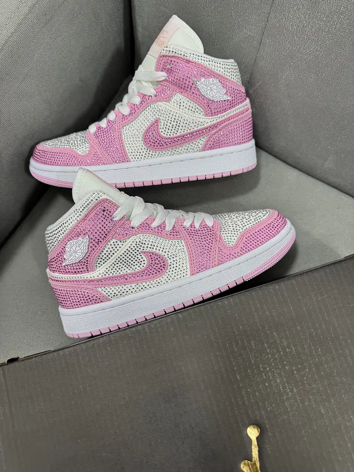 Jordan Retro 1 High Pink Swarovski  1
