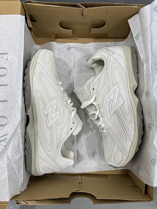 New Balance 204L Crema 