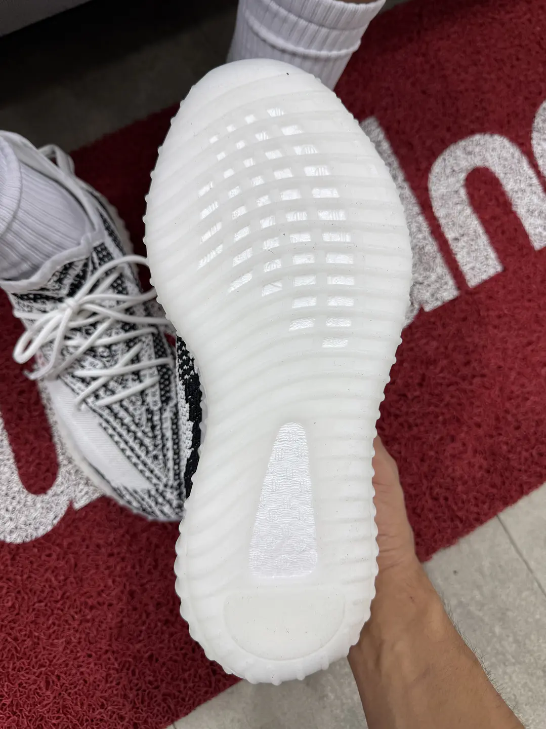 Adidas Yeezy 350 V2 Zebra  3