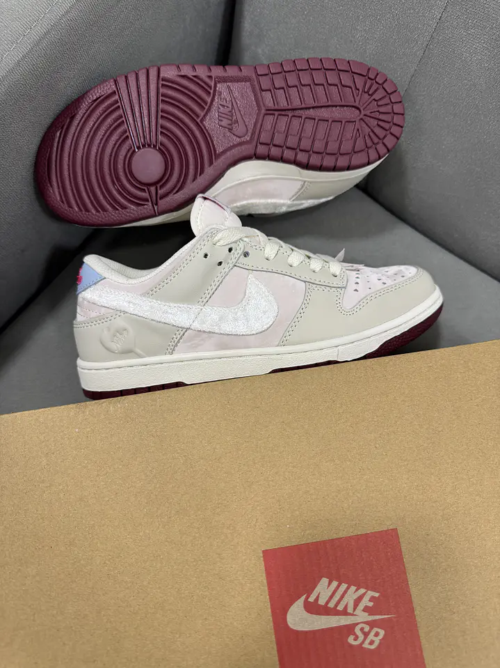 Nike Sb Dunk Valentine’s Day  2
