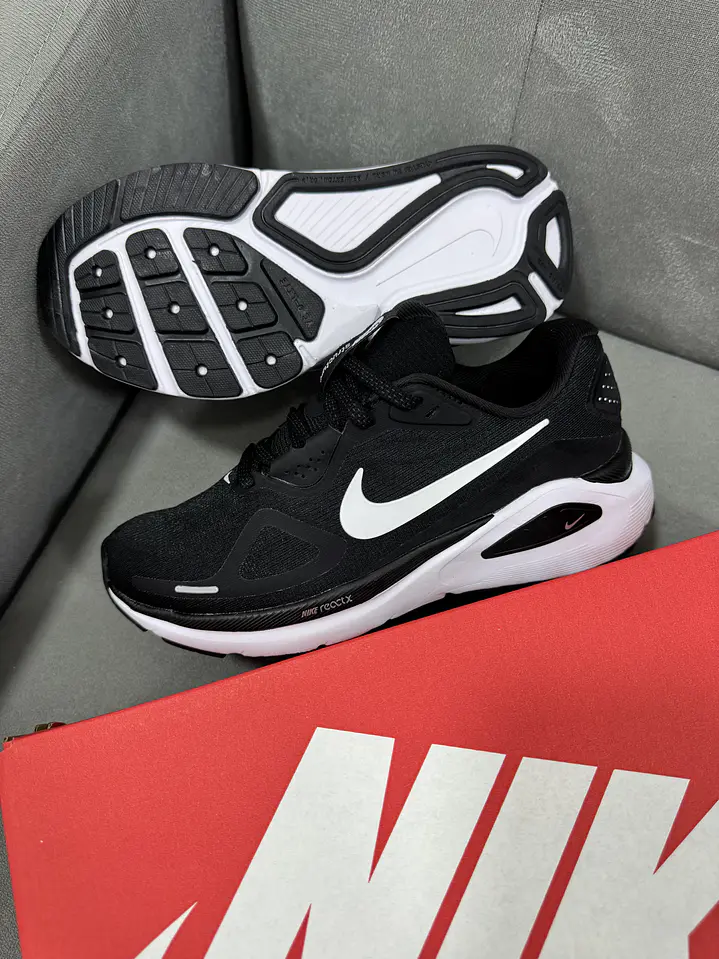 Nike Zoom Structure 26 Negro  3