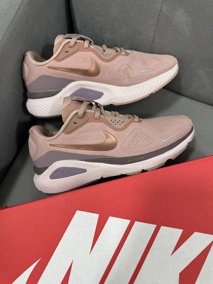 Nike Zoom Structure 26 Brown 1