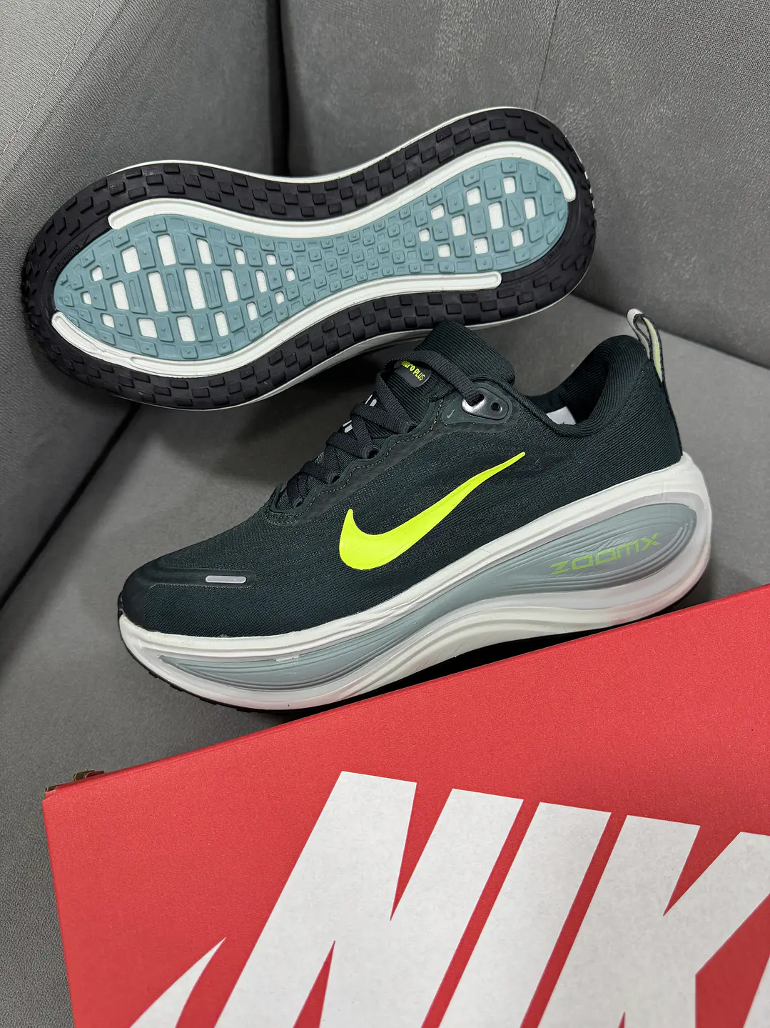 Nike Zoom Vomero Plus Verde  4