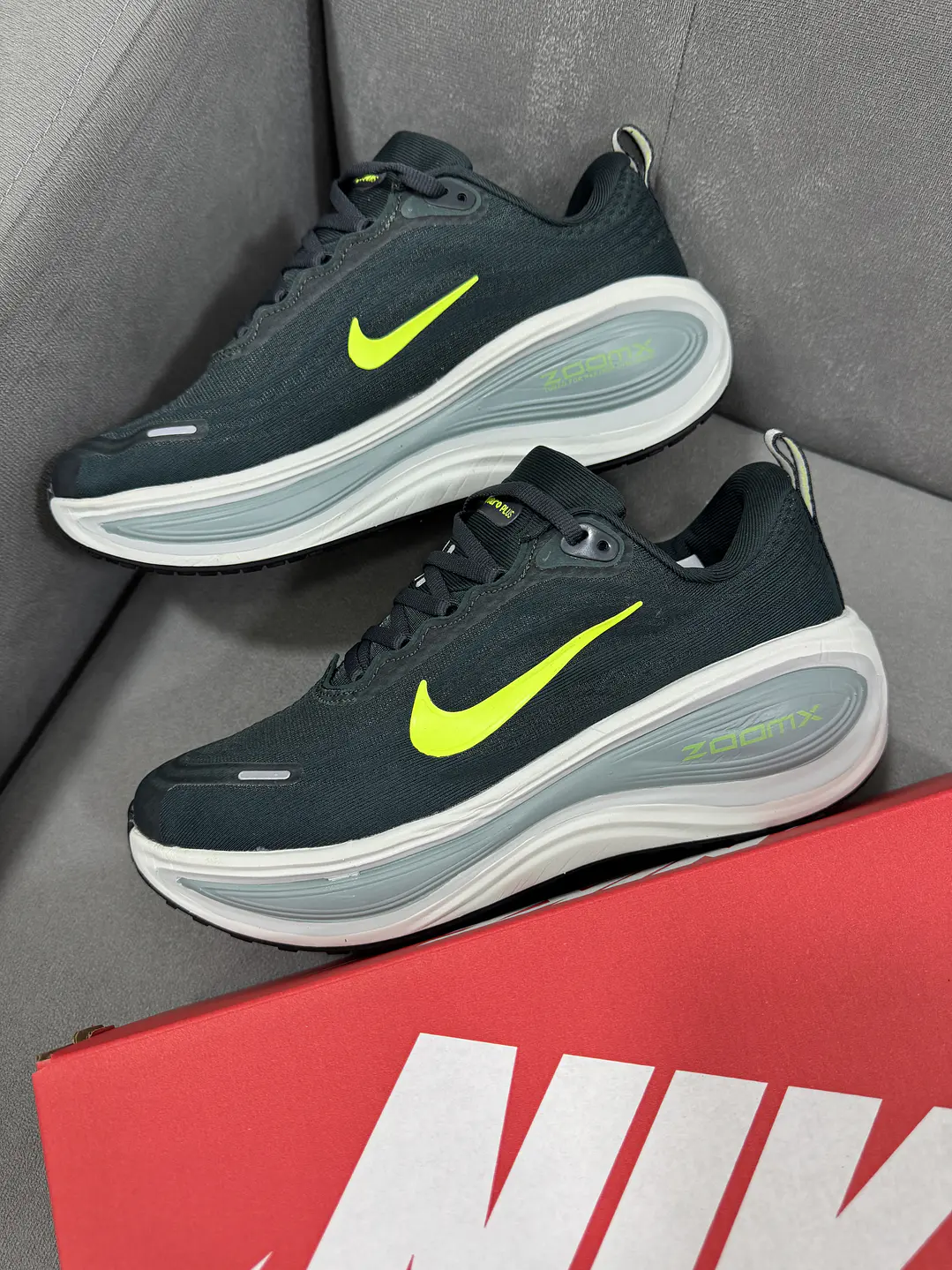 Nike Zoom Vomero Plus Verde  2