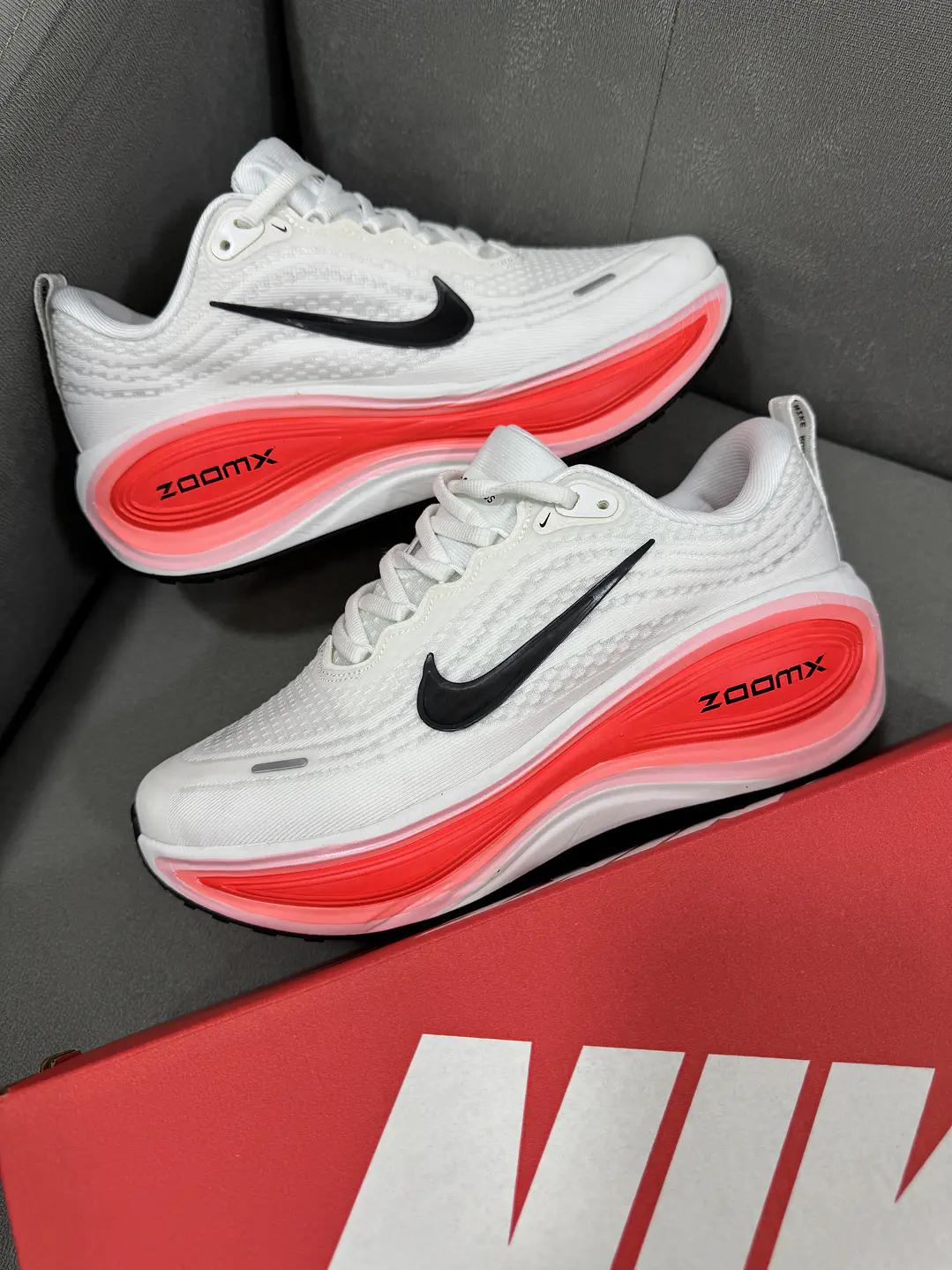 Nike Zoom Vomero Plus Blanco Rojo  1
