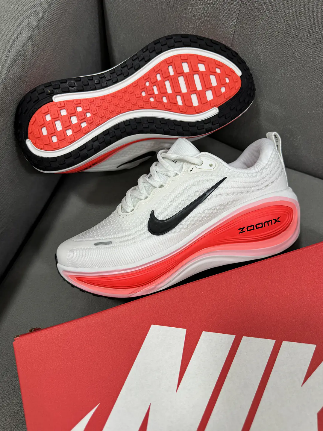 Nike Zoom Vomero Plus Blanco Rojo  2
