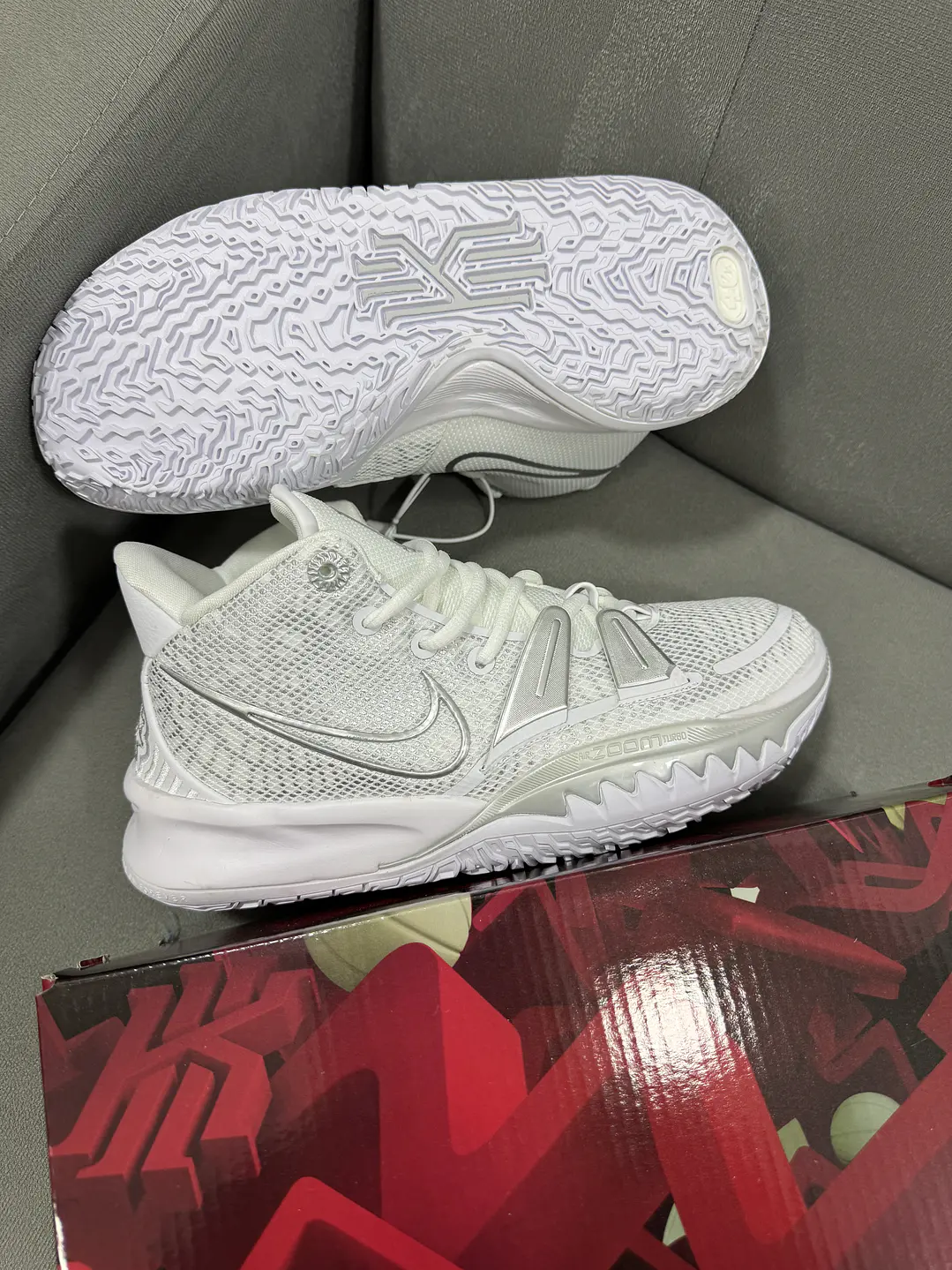Nike Kyrie Irving 7 White Silver  4