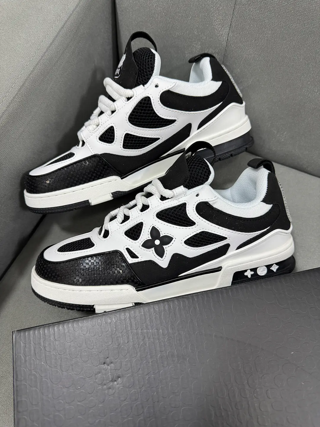 Louis Vuitton Skate 1 Classic Black  2