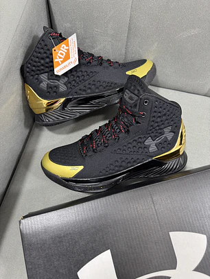 Under Armour Curry 1 Negro Dorado 