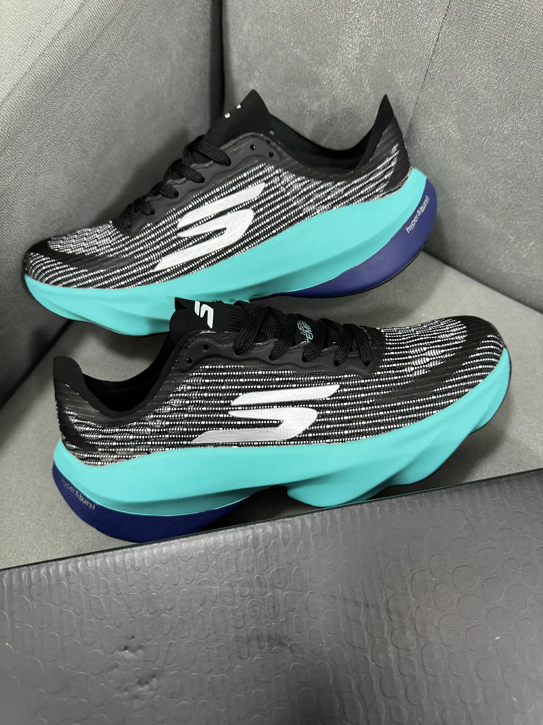 Skechers Hyper Burst Ice Negro Azul 1